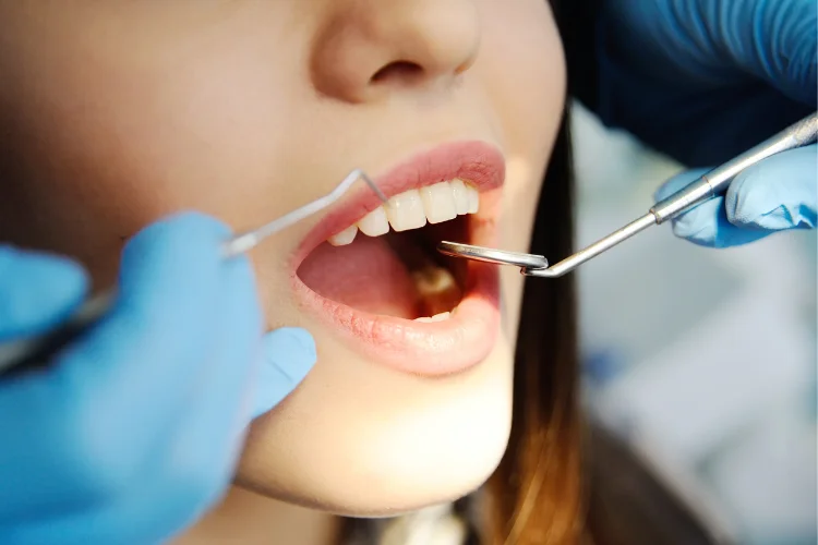 کلینیک دندانپزشکی شبانه روزی تهران دندونی